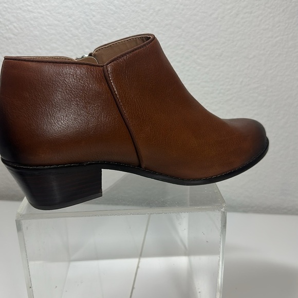 Vionic Jolene Tan Leather Ankle Booties - Picture 4 of 7